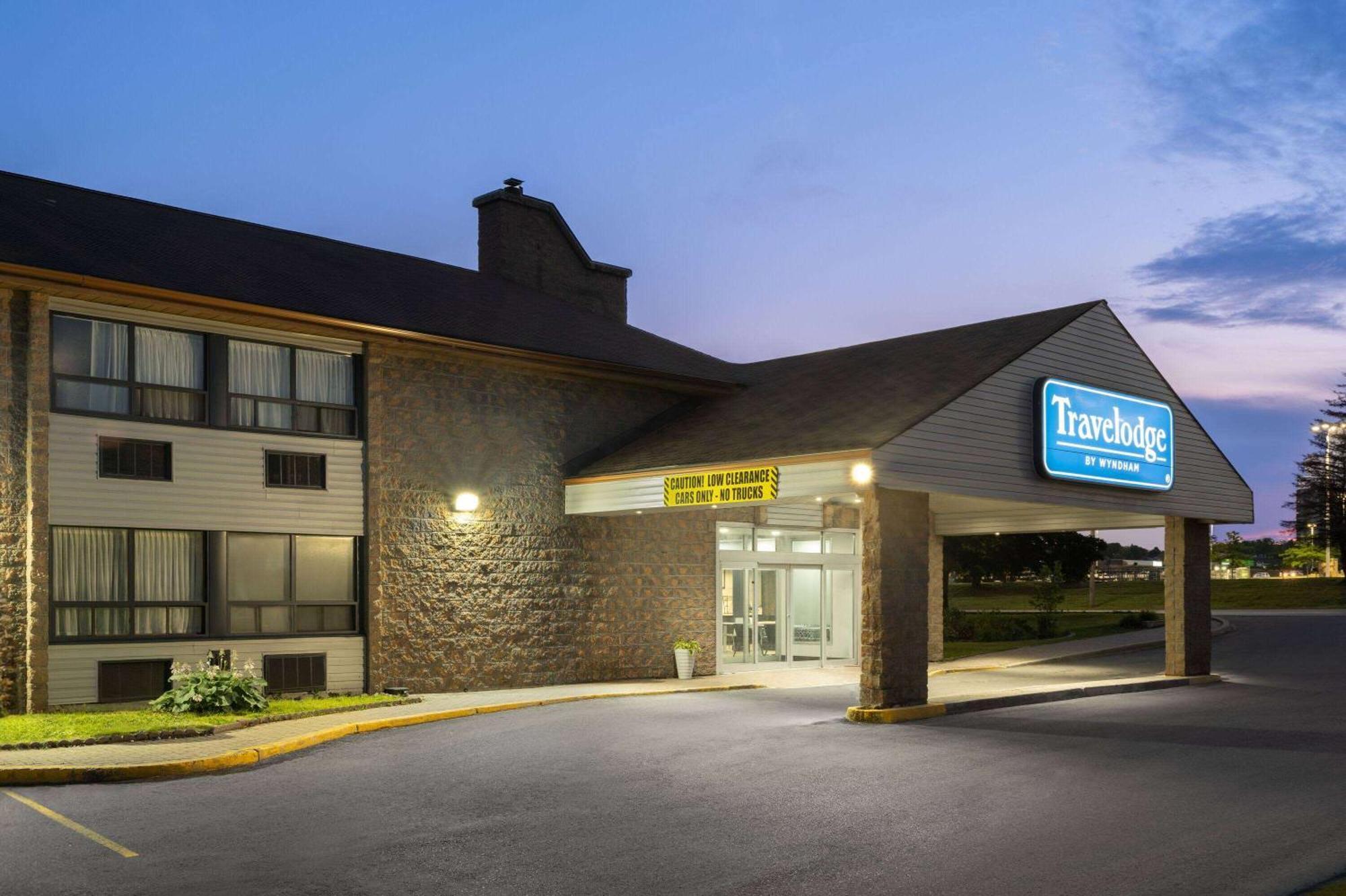 Travelodge By Wyndham Barrie Exterior foto